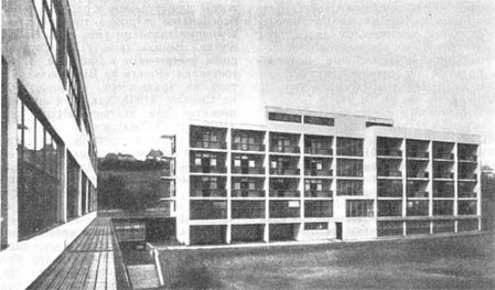 Брно. Общежития в школьном комплексе «Весна». Арх. Б. Фукс