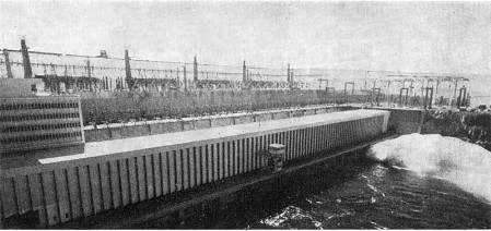 Асуанская плотина, 1971 г. Инж. Н. Малышев, архитекторы Р. Якубов, Е. Першанин, Г. Васильев, Д. Тихонов, С. Габриэлян, Е. Белолаптиков